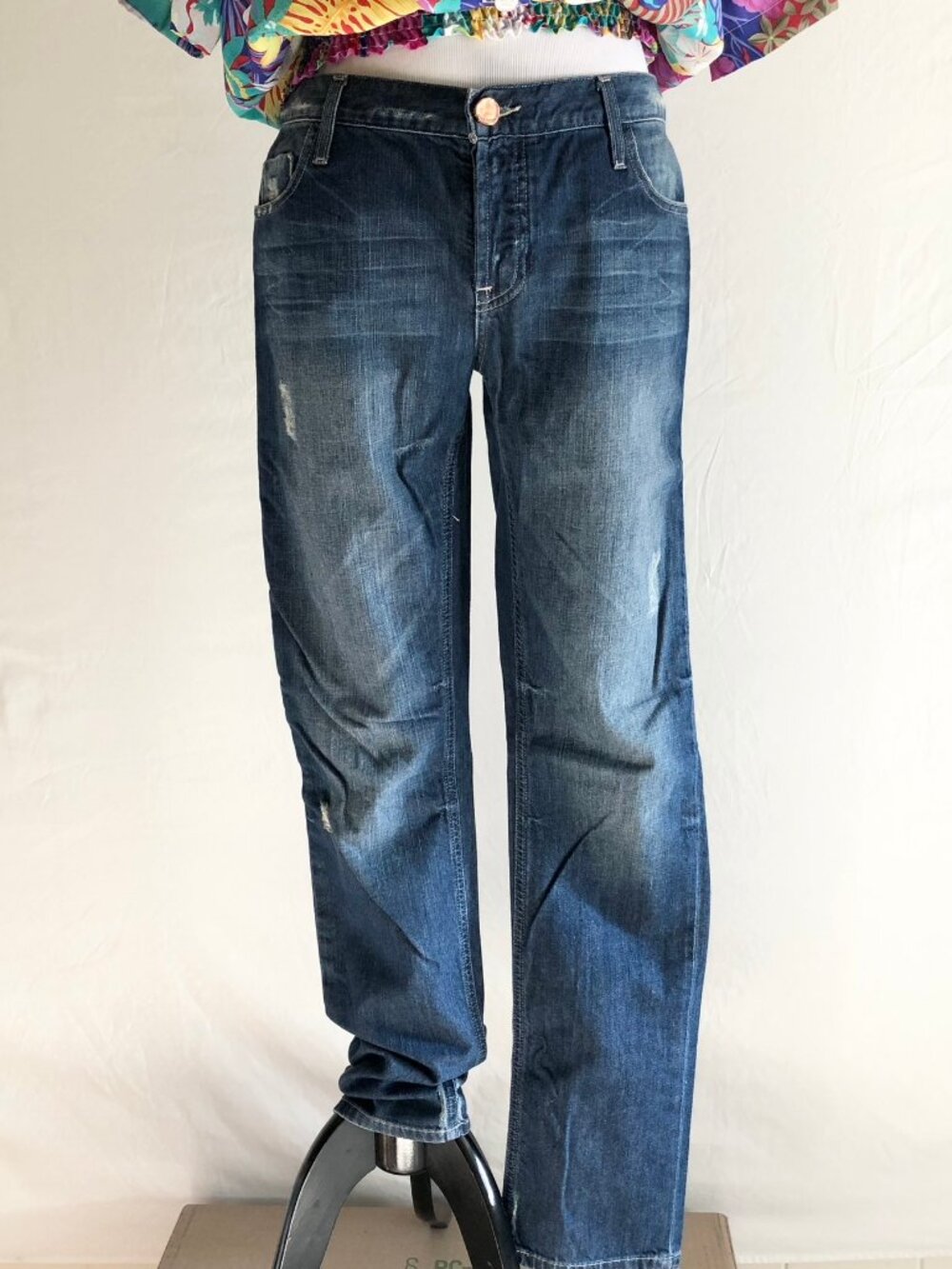 Black Orchid Distressed Boyfriend Jeans Medium Dark Blue Size 27 - Picture 3 of 7
